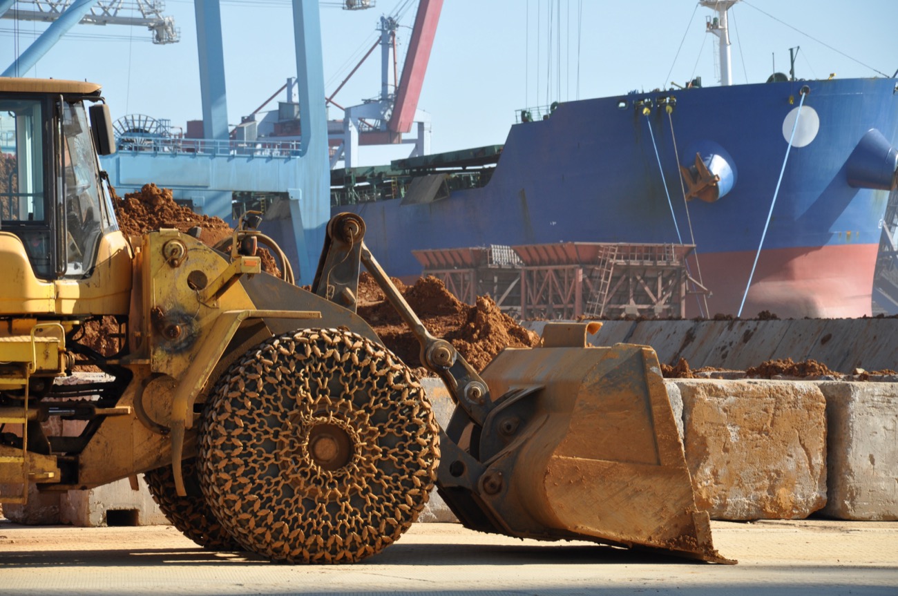 RORO vs. contenedor: ¿cómo mover tu vehículo?
